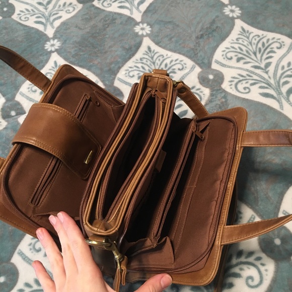 Gorgeous brown vintage looking crossbody purse - Picture 5 of 8